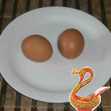 двух куриных яиц,