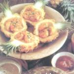Креветки карри в ананасе