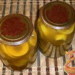 Zucchini compote with pineapple flavor