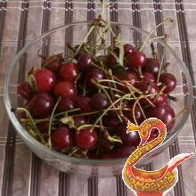 Вишневое варенье с косточками
