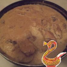 Курица в ореховом соусе с карри