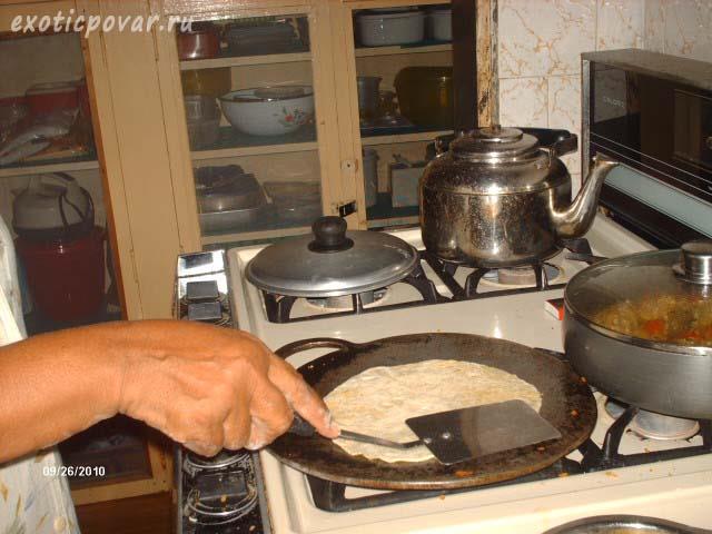 Дхай -Пури дай-пури или дал-пури индийские гороховые лепешки