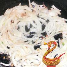 Яичница с луком