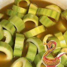 Zucchini compote with pineapple flavor