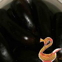 Eggplant stuffed with carrot and garlic