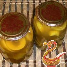 Zucchini compote with pineapple flavor