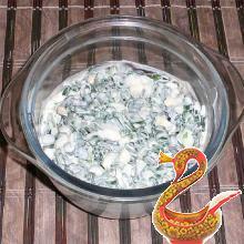 Салат с зеленым луком и яйцом