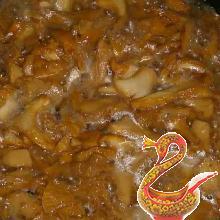 Chanterelles fried in sour cream
