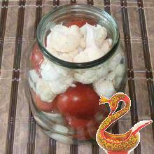 Russian recipe pickled tomatoes with cauliflower