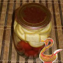 Marinated tomatoes with zucchini