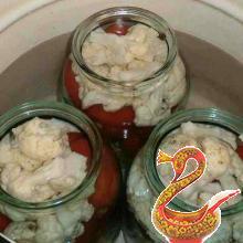 Russian recipe pickled tomatoes with cauliflower