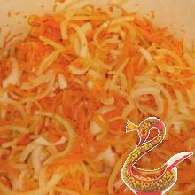 Pickled onions with carrots 