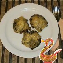 Шляпки шампиньонов запеченные с сыром