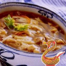 Суп со свининой, грибами и орехами